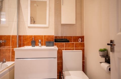 Stylish 1-Bed Escape in Heart of Brixton