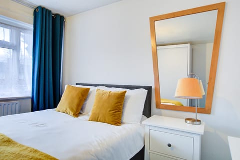 Spacious 4-Bedroom House in Heart of Liverpool
