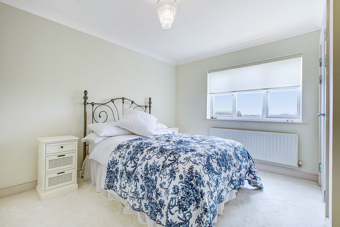 Cozy 2-Bedroom House in Worthing