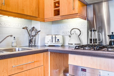 Cozy 2-Bedroom House in Worthing