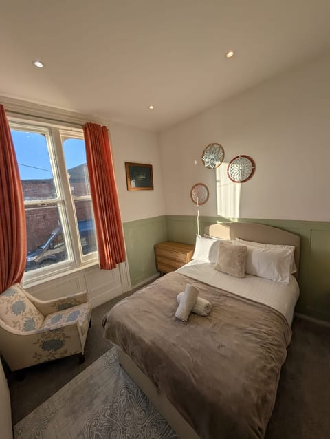 Sunderland 2-Bedroom Gem Near City