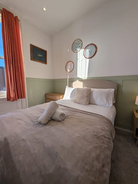 Sunderland 2-Bedroom Gem Near City
