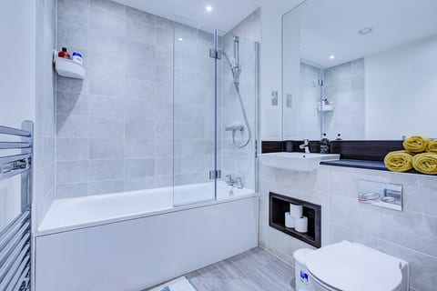 Cozy 1-Bed Retreat at Brighton Marina