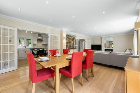 Spacious 4BR Haven in Low Fell, Gateshead