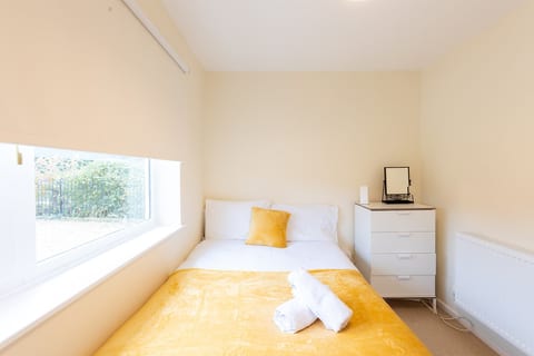 Grand 5BR Home in Market Harborough with Free Parking