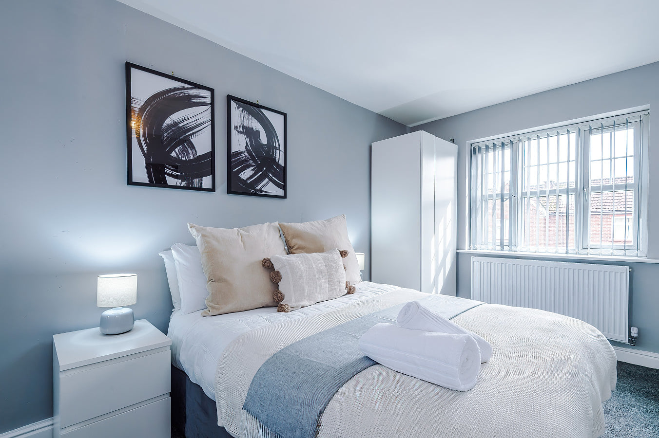 Spacious 3-BR Escape in Coseley with Free Parking