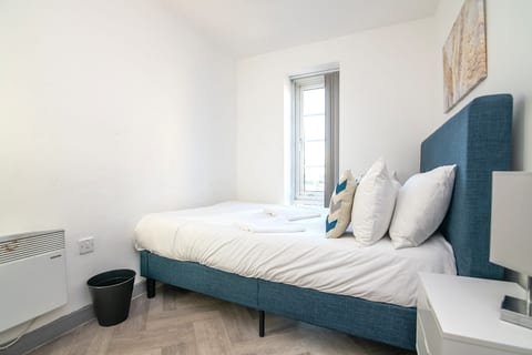 Sunny Westside Two 2BR Flat with City View