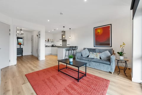 Cozy 1BR Retreat in London Haven