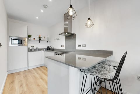 Cozy 1BR Retreat in London Haven