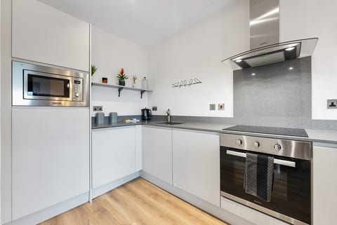 Cozy 1BR Retreat in London Haven