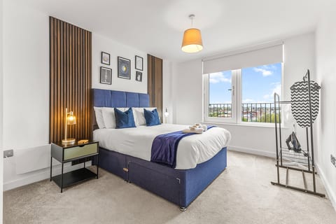 Modern 2BR Urban Nest In Salford, Manchester for 4
