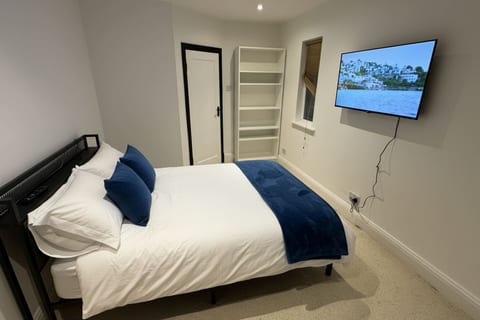 Market Street Retreat in Central Loughborough Sleeps 6
