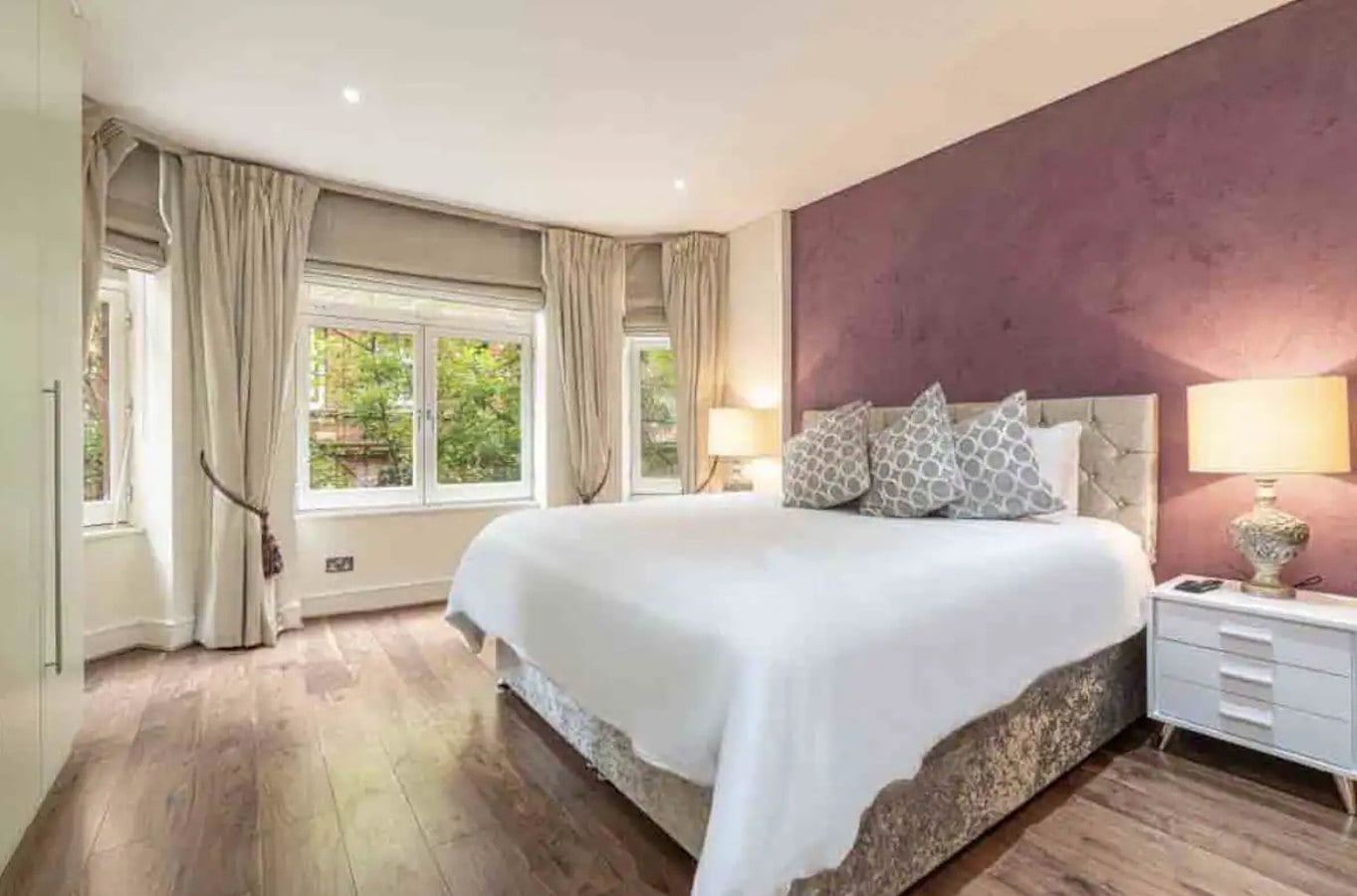 Spacious 8-Bed Home in Waltham Abbey