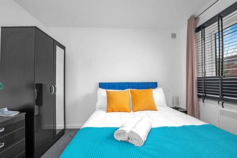 Cozy 1-Bed Flat in Croydon Sleeps 4 - Free Parking