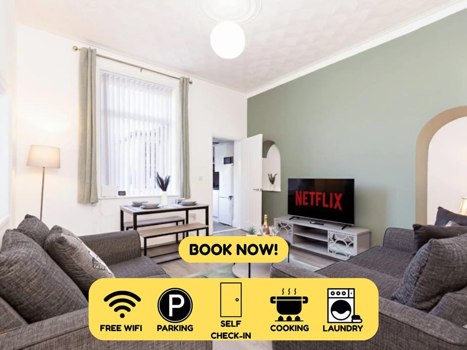 Stylish 3BR Home with Parking by University - Sunderland