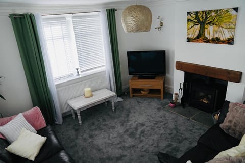 Spacious 3BR Home Retreat in Halifax Countryside