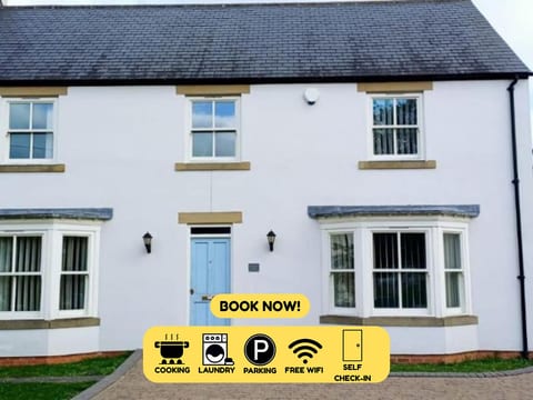 The Green House Durham Large Family & Contractor Stay Sleeps 12 with Ample Parking