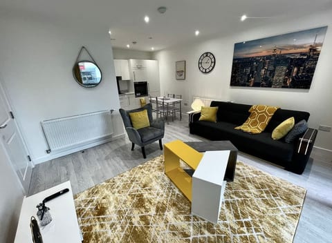 2 Bedroom Flat in Central Bexleyheath with Elevator and Gym Access