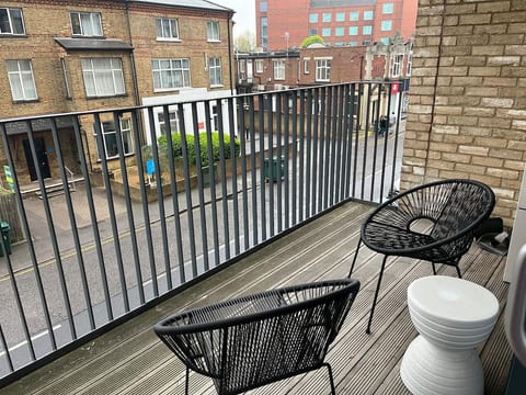 Flat for 2 River of Thames with FREE Parking|Gym Acces|Lift