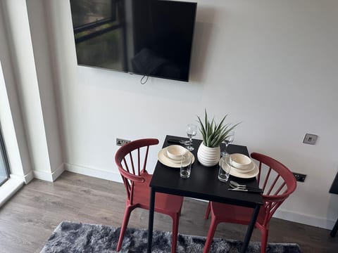 Liverpool Nook Studio Sleeps 2 with Street Parking
