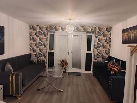 Spacious Home for Groups, Sleeps 8