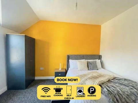 Home with 7 En-Suites & 4 Kitchens in Reading