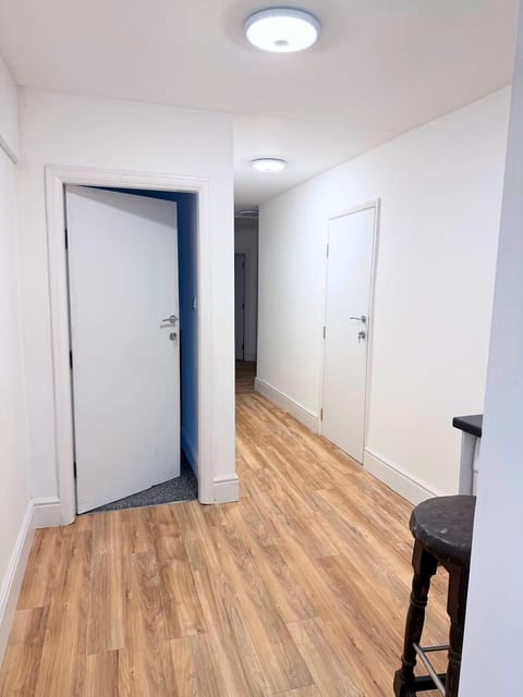 Spacious 6-Bedroom Property with Ensuite – Perfect for Groups