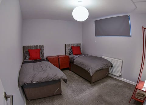 Spacious 6-Bedroom Property with Ensuite – Perfect for Groups