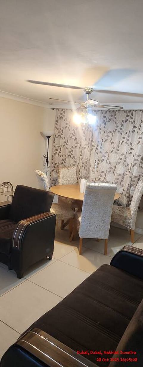 Spacious 3BR Haven in Tilbury with Free Parking