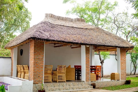The Bay Cottage: 4BR Retreat in Cape Maclear