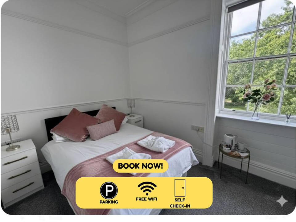 Room 5 -  Manor Park Country House, Wales - Swansea