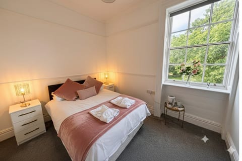 10BR - Manor Park Country House, Wales