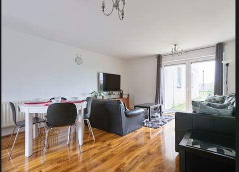 Luxury one bedroom river view apartment