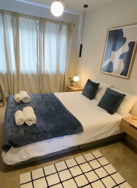 Madeira Avenue Retreat 2BR Apt with Street Parking