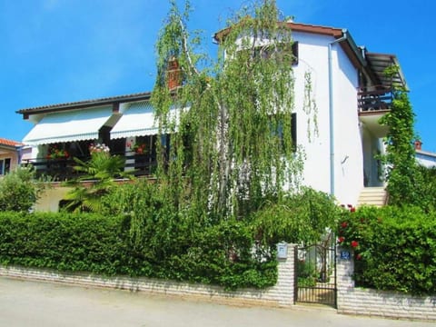 Apartment 793