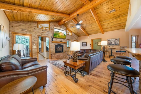 Welcome to Antler Mountain Lodge, where the beauty of your surroundings matches the forest outside. Wood, stone, granite and leather abound to create an environment both stylish and comfort comfortable.