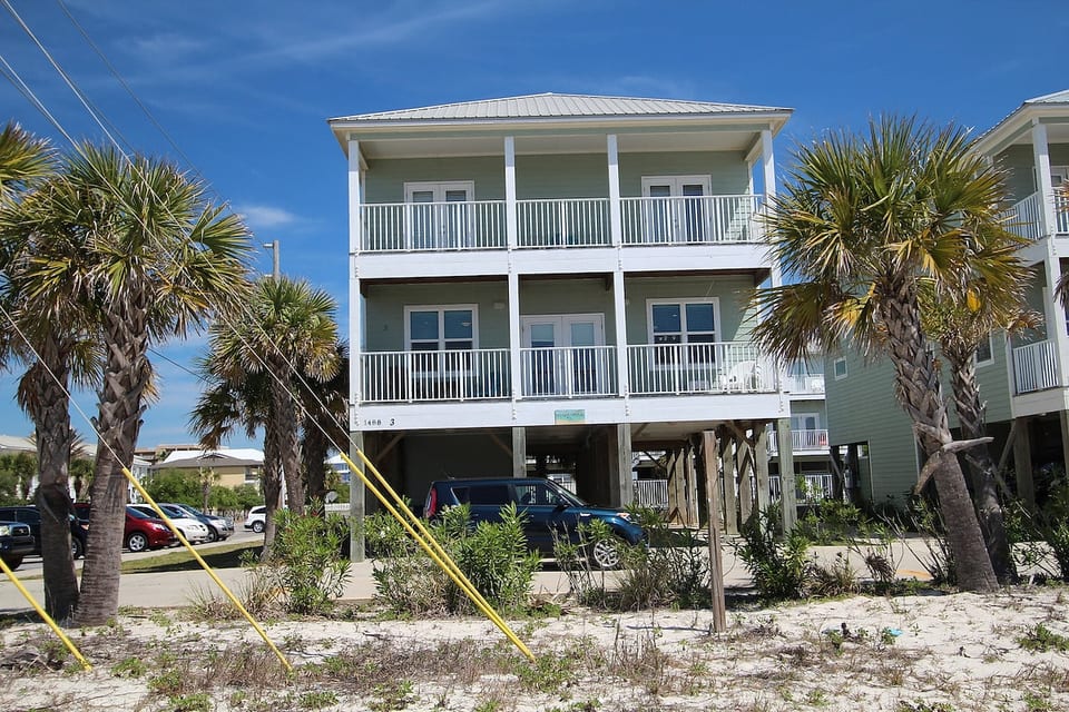 Bright 6BR beach home, pool, direct beach access image 1