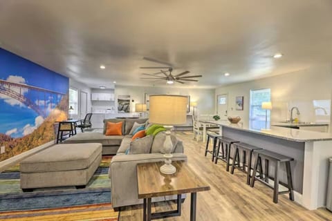 Gorge Getaway • Fire Pit & RV Parking • Pets OK