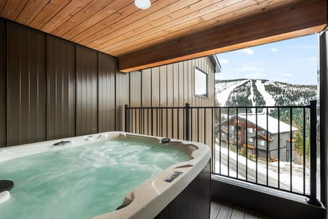 Paradise Condo 94 - Hot Tub, Views, Lift .5 miles