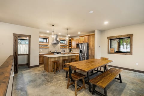 Paradise Condo 94 - Hot Tub, Views, Lift .5 miles