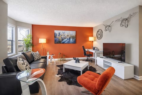 The Orange Lux Modern 2bdrm Retreat in Uptown CLT