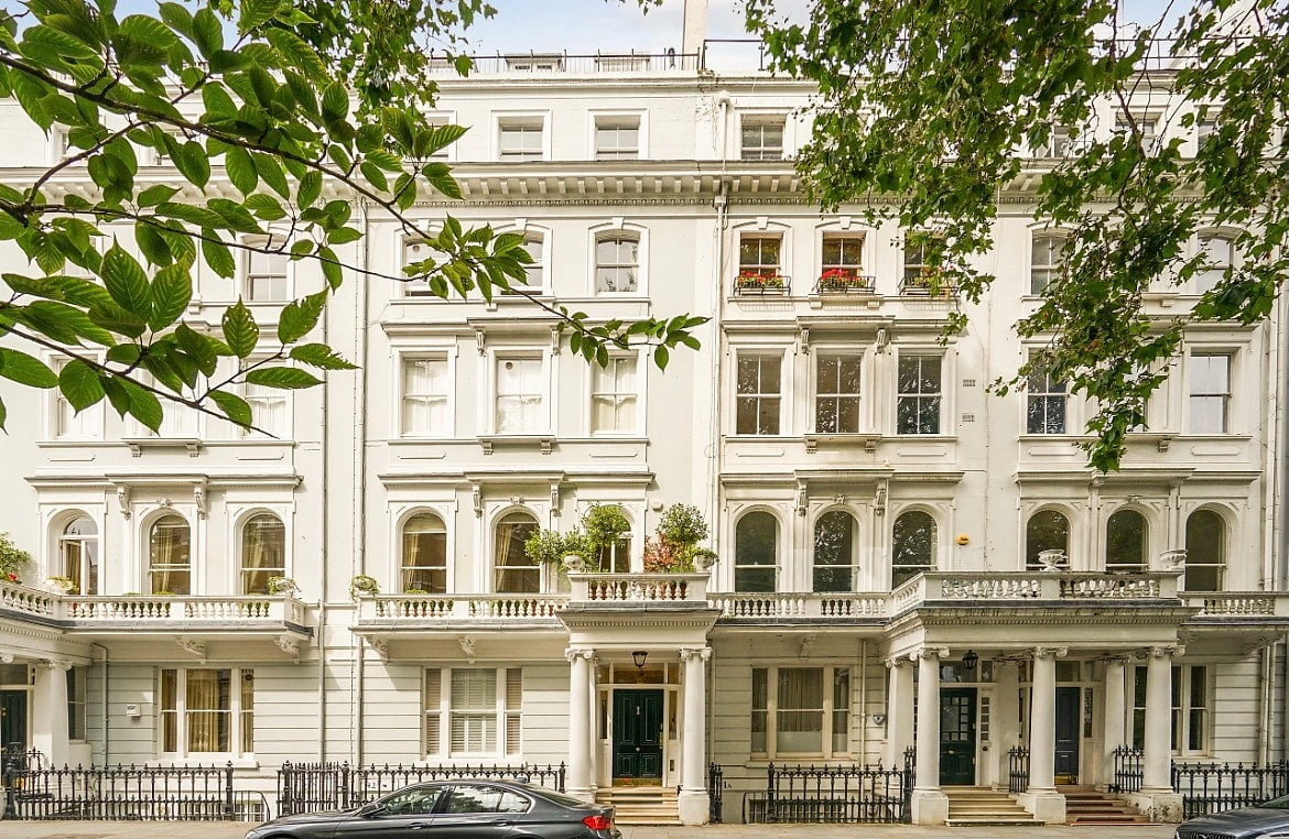 Light and airy apartment close to museums image 1