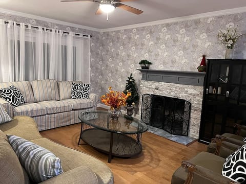 premier neighborhoods of Walnut Creek! image 3