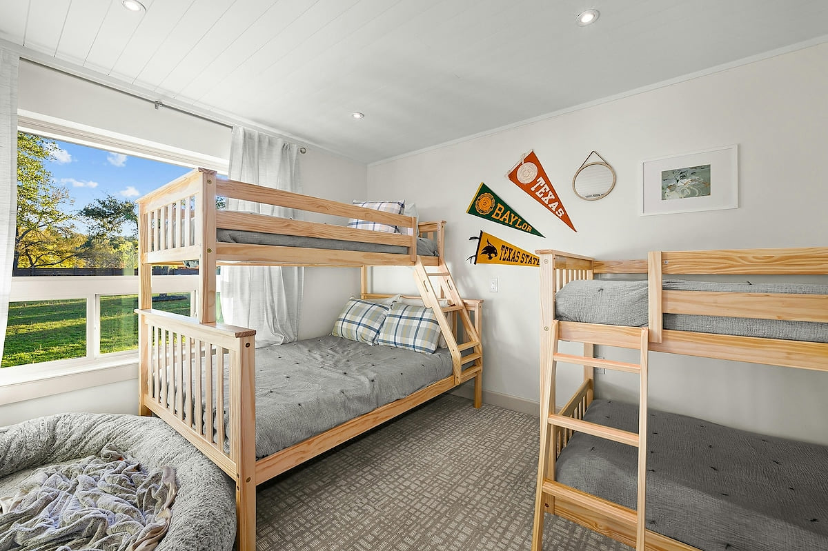 Bedroom 5 (Bunk Room)