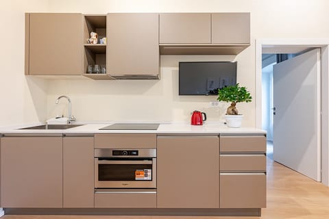 Luxury suite with private bathroom and view image 6