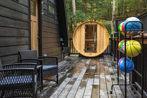 Blue Ridge | Hot Tub + Sauna | Pickleball