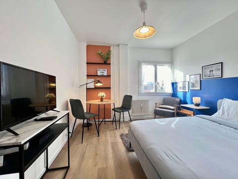 L'Azur | Studio Cartoucherie, Toulouse