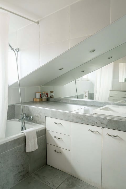 Le Jacobin - Terrace Apartment in Central Toulouse w/ AC & Rooftop