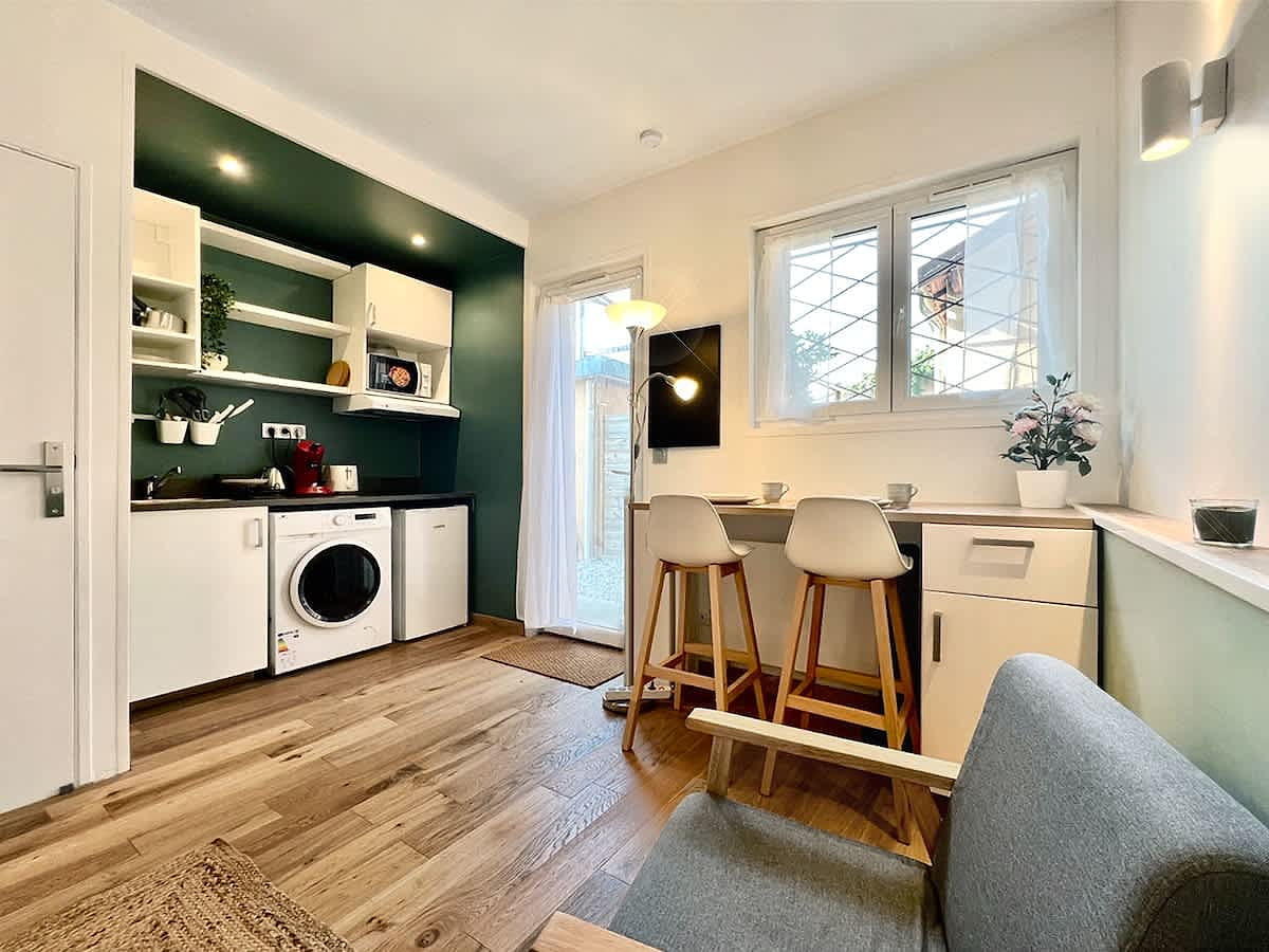 Le Joyeux - near Toulouse City Center / Tram