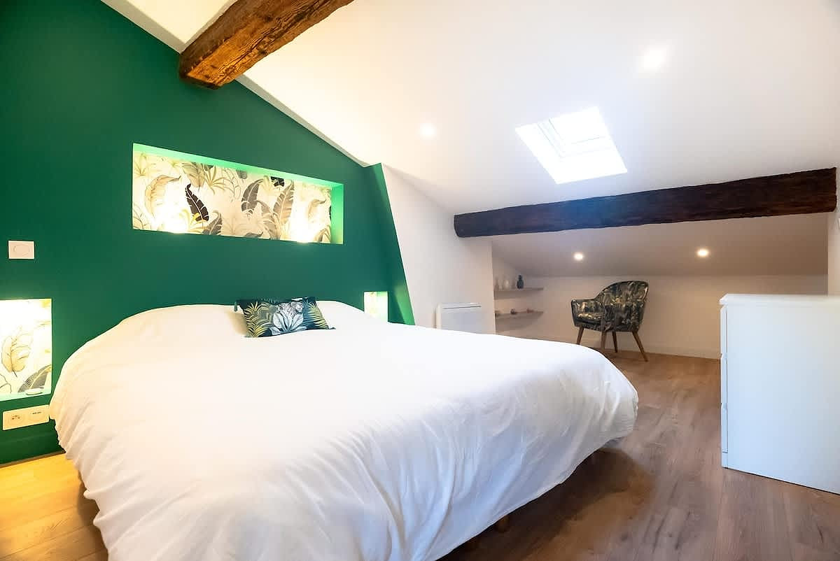 Le Puits-Clos : T2 sous les toits proche Capitole